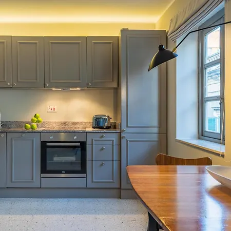 Stylish Retro Διαμέρισμα Φλοριάνα