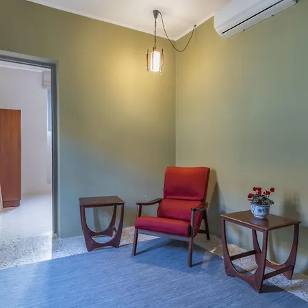 Stylish Retro Флориана