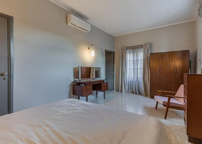 Stylish Retro Daire *