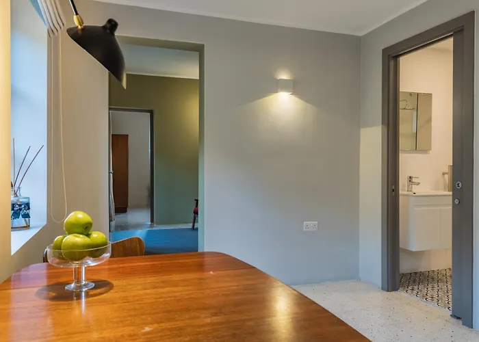 Stylish Retro Daire *